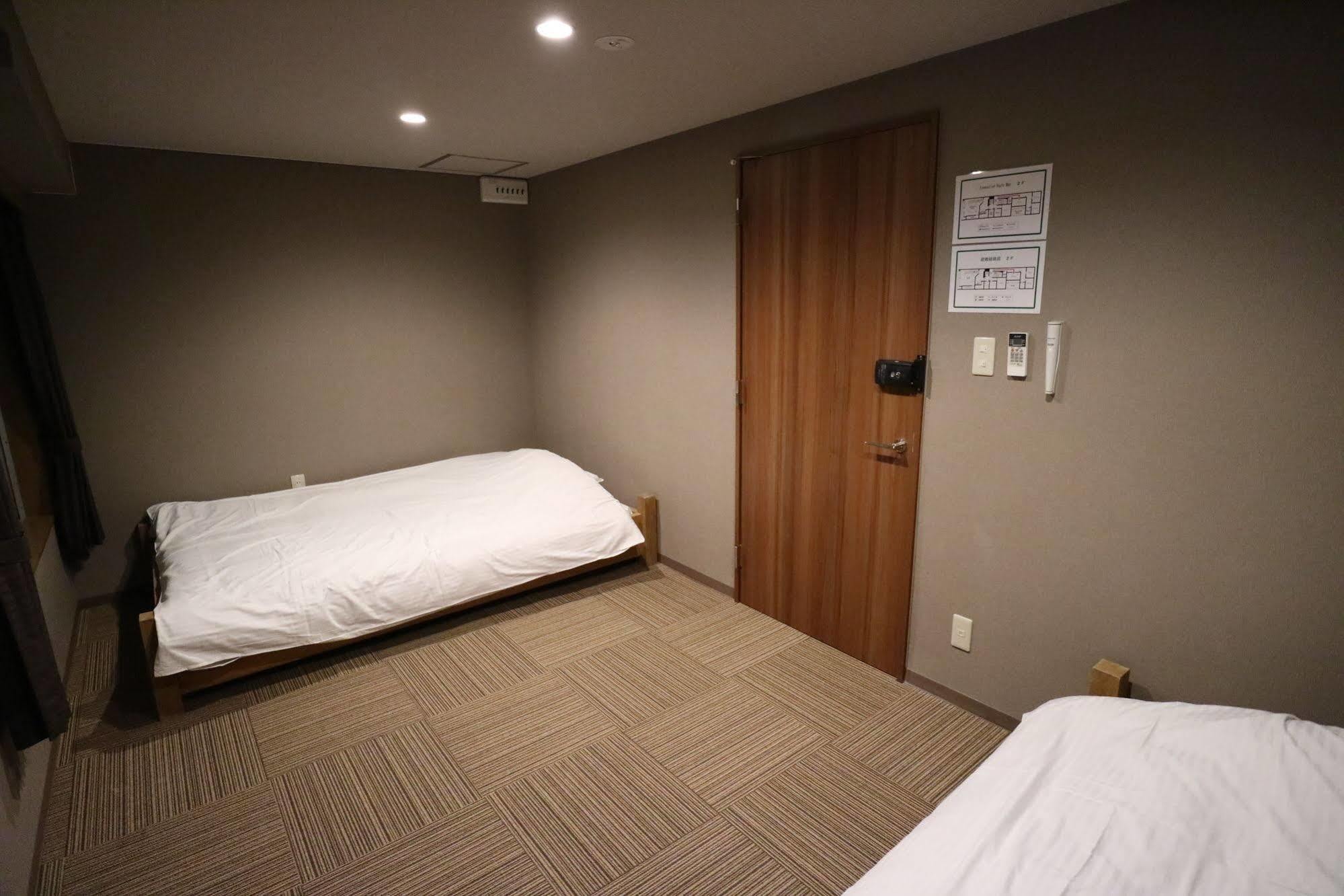 Blue Hour Hostel *
